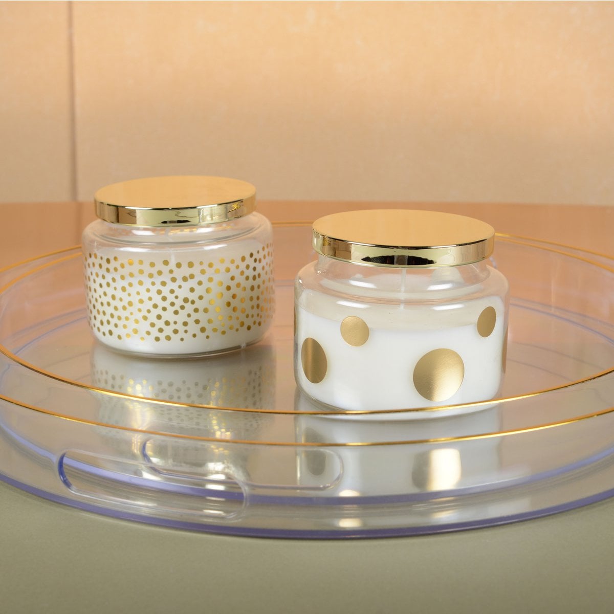 Ronde kaars met stippen en gouden salie parfumdeksel