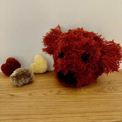 Trofeekop hond terrabruin wol 18x23x30 cm