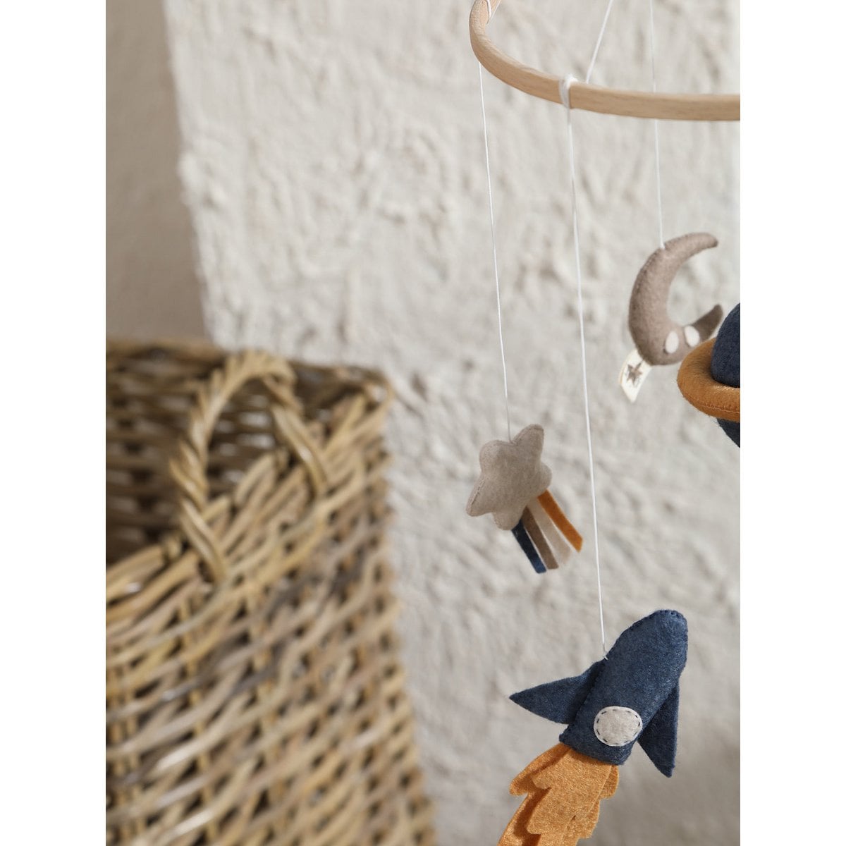 Babymobiel ruimtevaart 21,5 cm beige blauw camel taupe