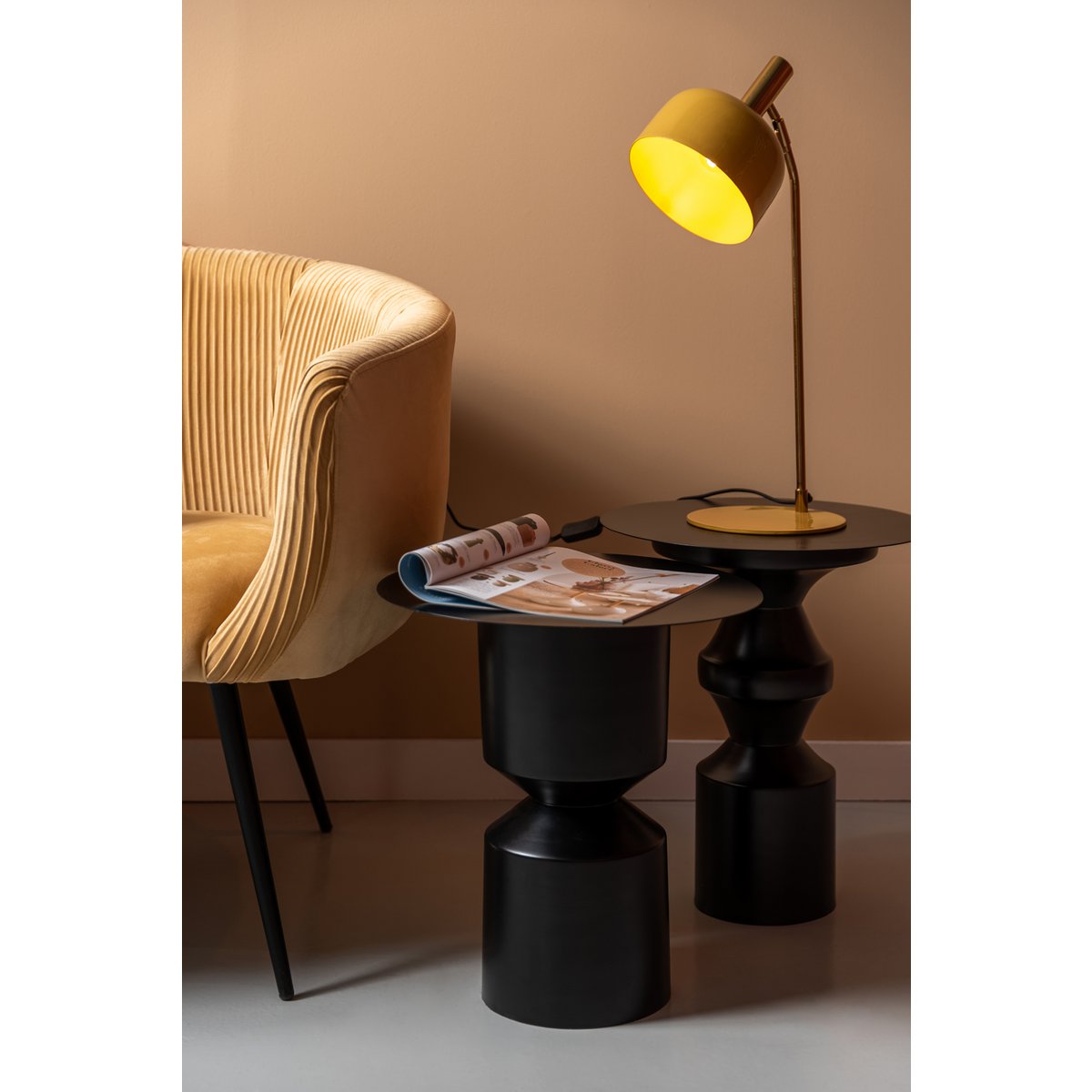 Tafellamp geel ijzer 20x23x56 cm