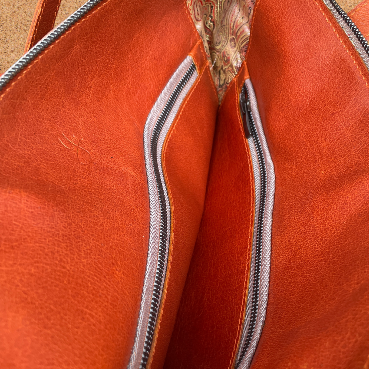 Handtas XL kurk leer oranje