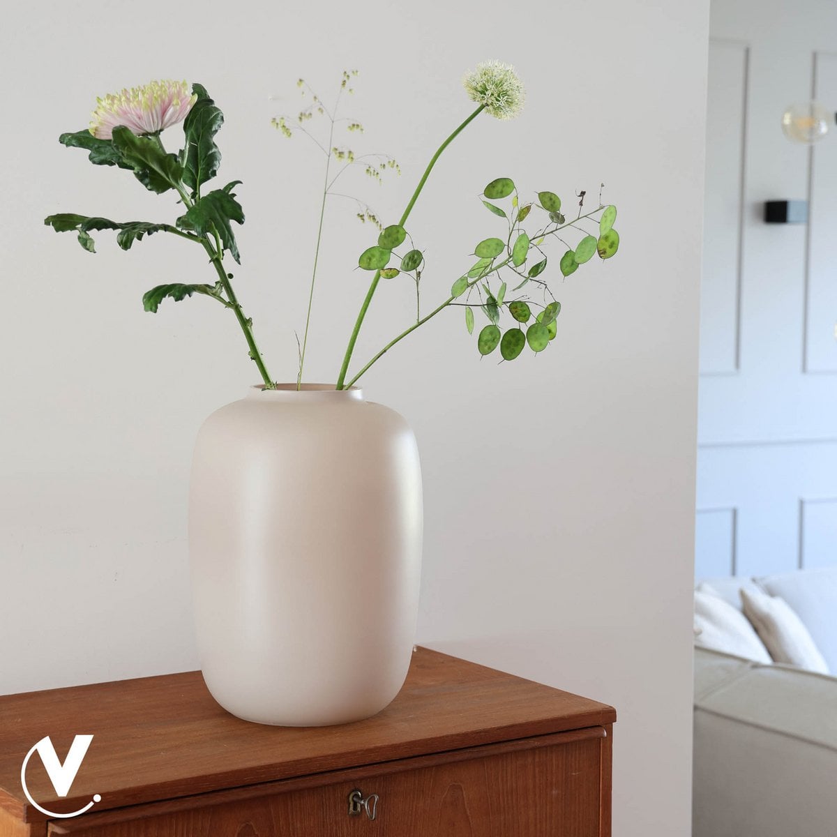 Vaas Artic matte ivory Ø25 x H35 cm