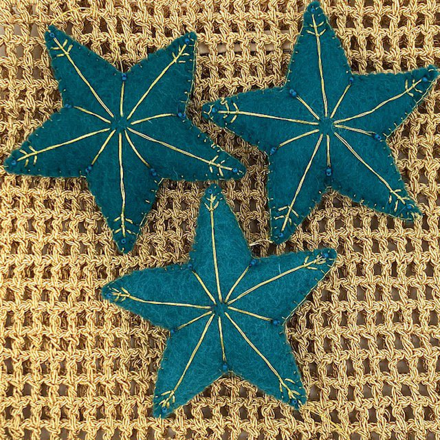 Sterhanger wolvilt 10 cm blauw goud