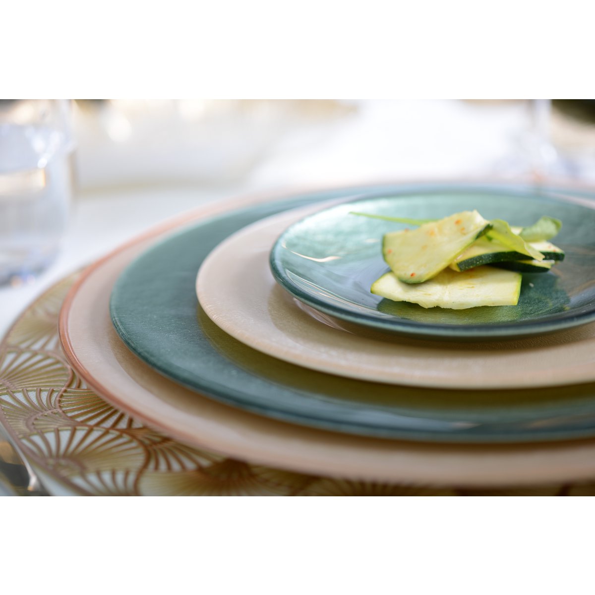 Ginkgo golden round plate