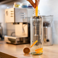 WATER IS LEVEN Glazen fles van 1,0 liter