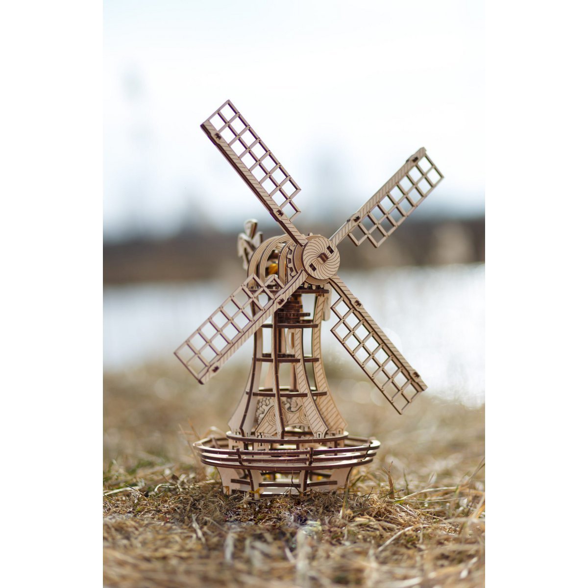 Houten modelbouw windmolen 227 onderdelen 40 cm berkenmultiplex