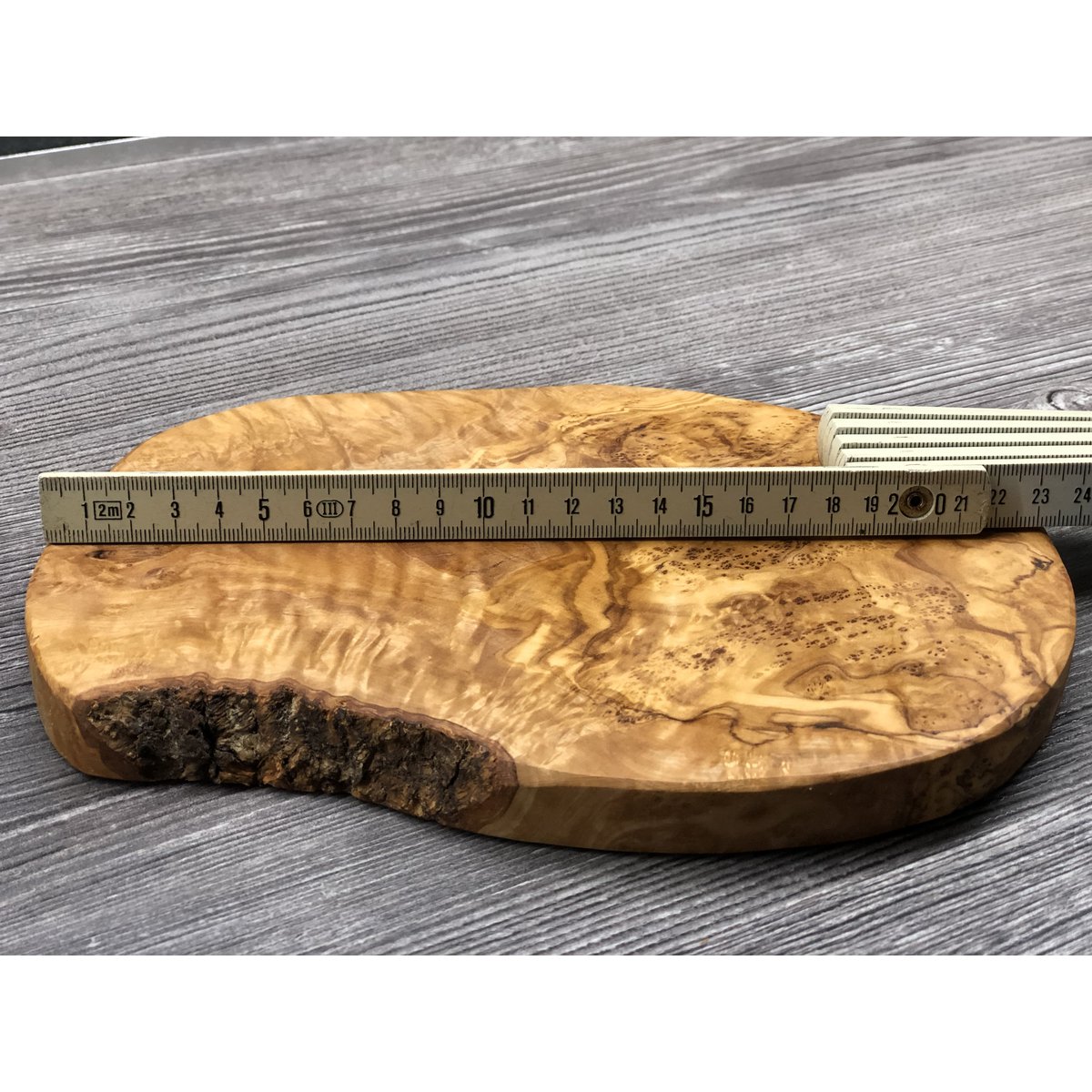 Snijplank olijfhout 23-25 cm