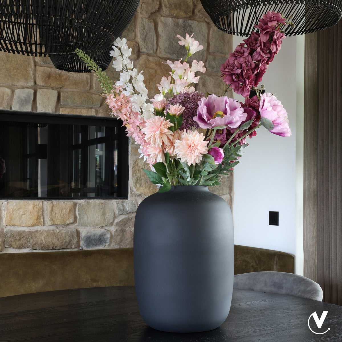 Vaas Artic M black Ø25 x H35 cm glas zwart