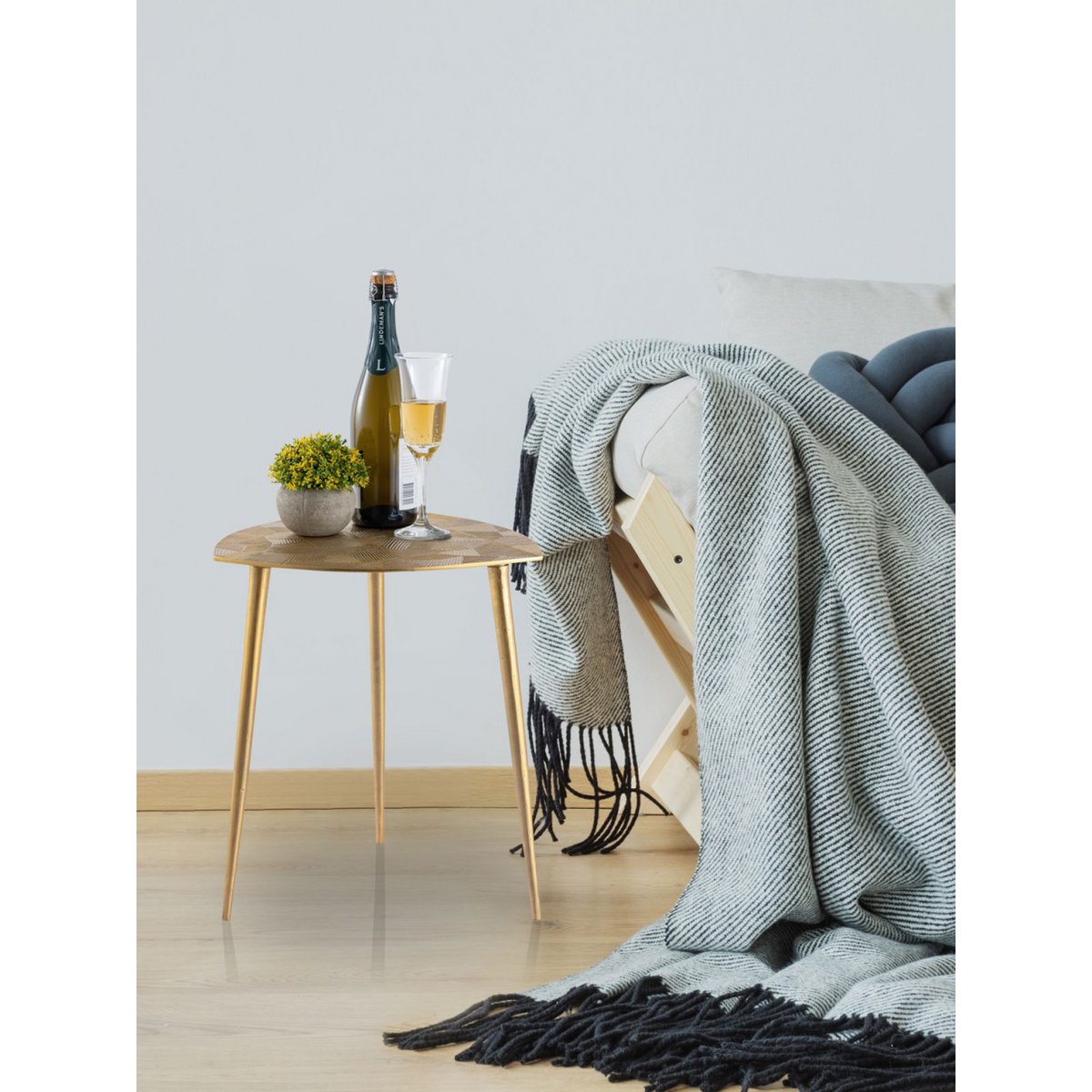 Aluminium Decoratieve Tafel Alster Driehoek 40x45x40 Cm