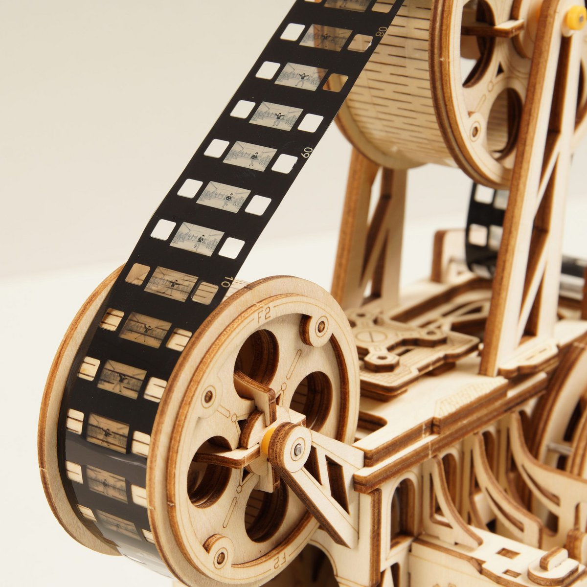 Houten 3D puzzel filmprojector 25.5x13.3x23.3 cm