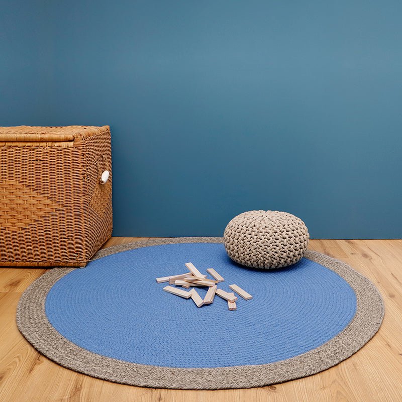 NOLAN BLAUW kindervloerkleed van gevlochten wol