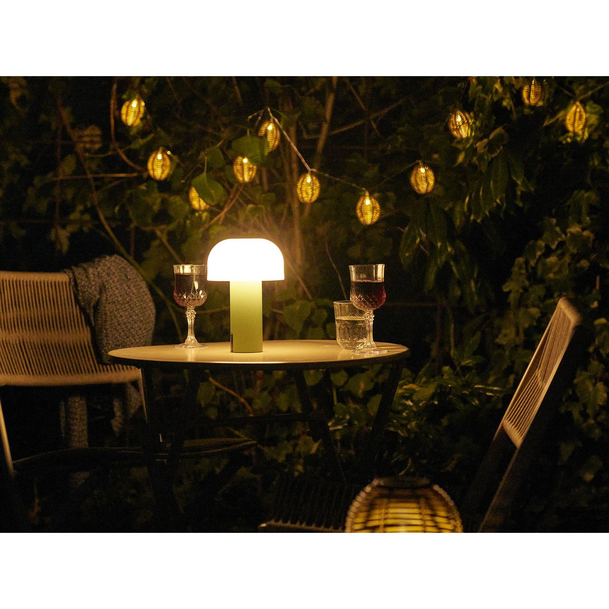LED lamp oplaadbaar wit groen 15x22x15 cm staal