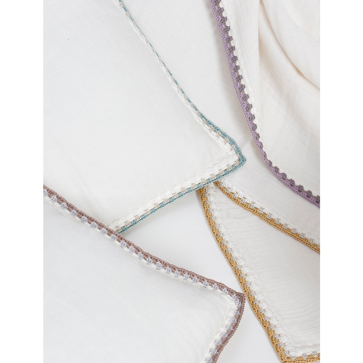 Kussenhoes 40x40 cm mousseline GOTS crochet