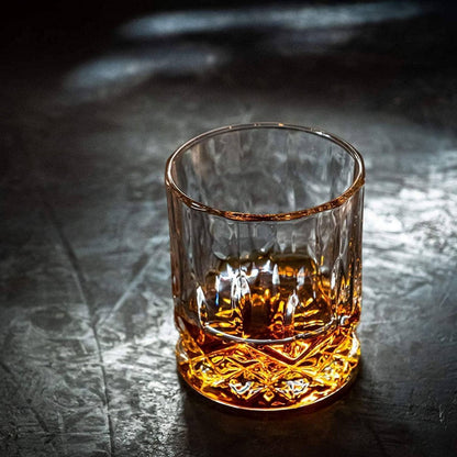 Whiskey set met granieten stenen en kristallen glazen