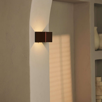 TESS Bronze oplaadbare wandlamp - Bewegingssensor, 20 verschillende lichtmodi, dimable, magnetische suspensiesysteemlamp en inclusief afstandsbediening