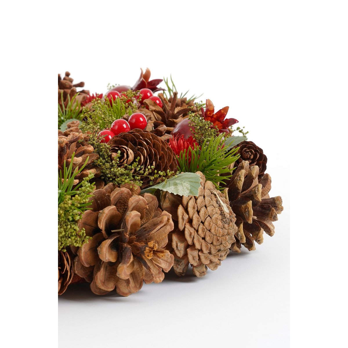 Kerstkrans Ø45 cm dennenappels bruin
