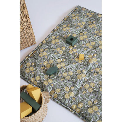 FIDELIA baby rest mat with floral print