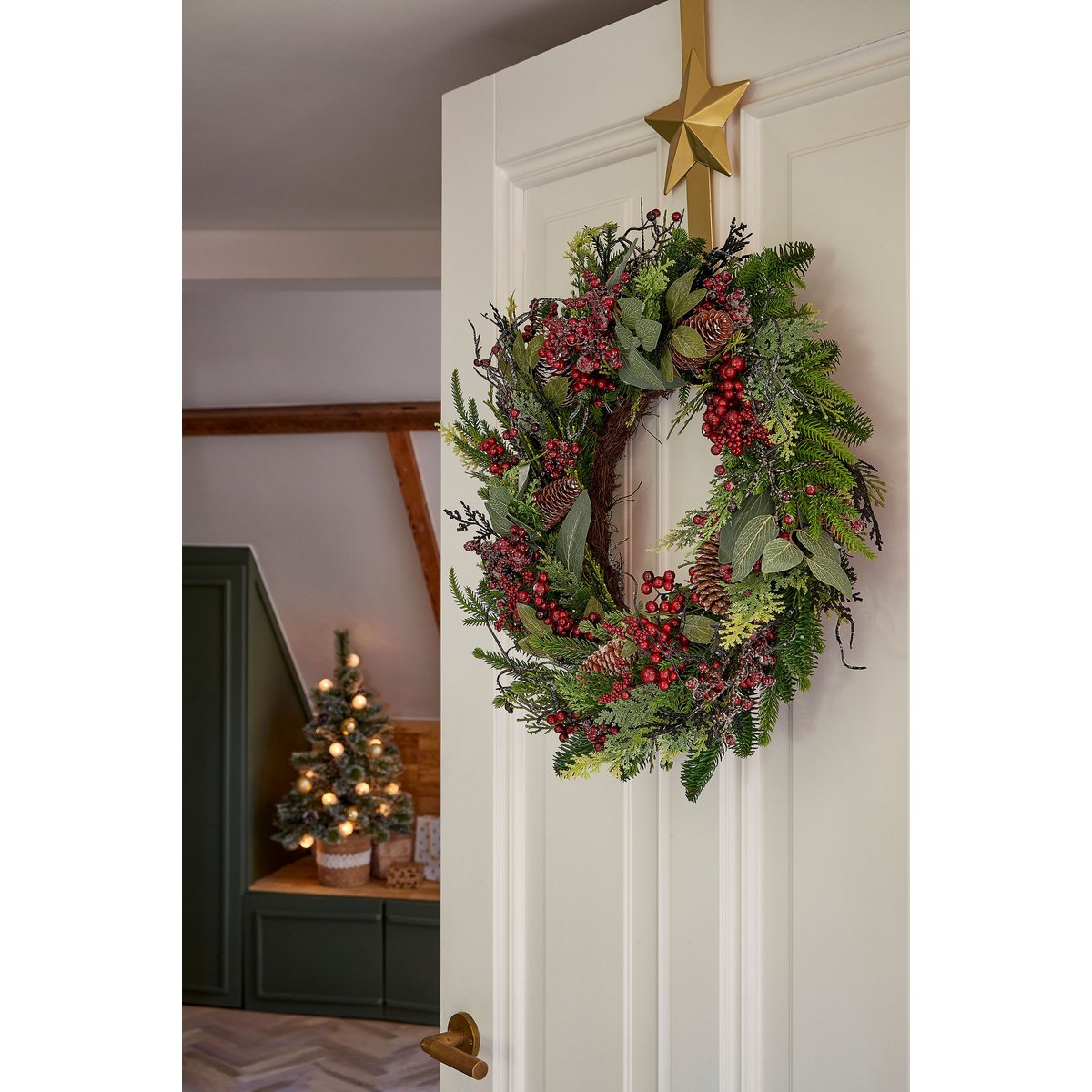 Kerstkrans 50 cm dennenappels bordeaux
