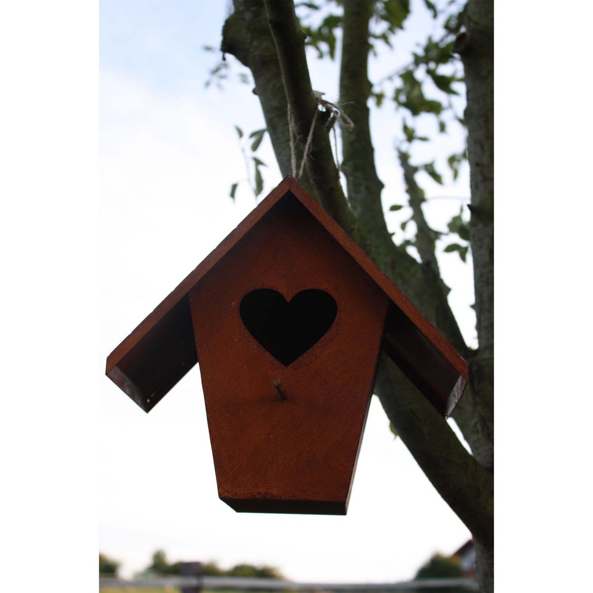 Bird feeder with heart | Garden decoration rusted birdhouse