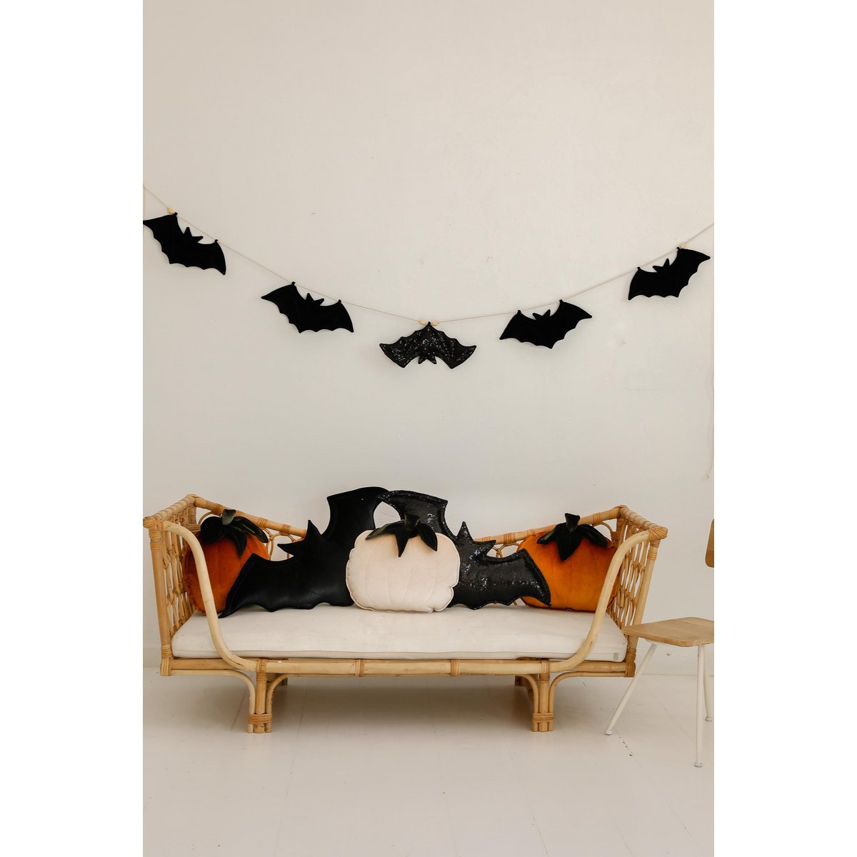 Decoratieve Halloween-slinger "5 vleermuizen" Halloween-huisdecor, zwarte muurkunst, Halloween-wanddecor, paillettenvleermuiskussen, feestdecoratie