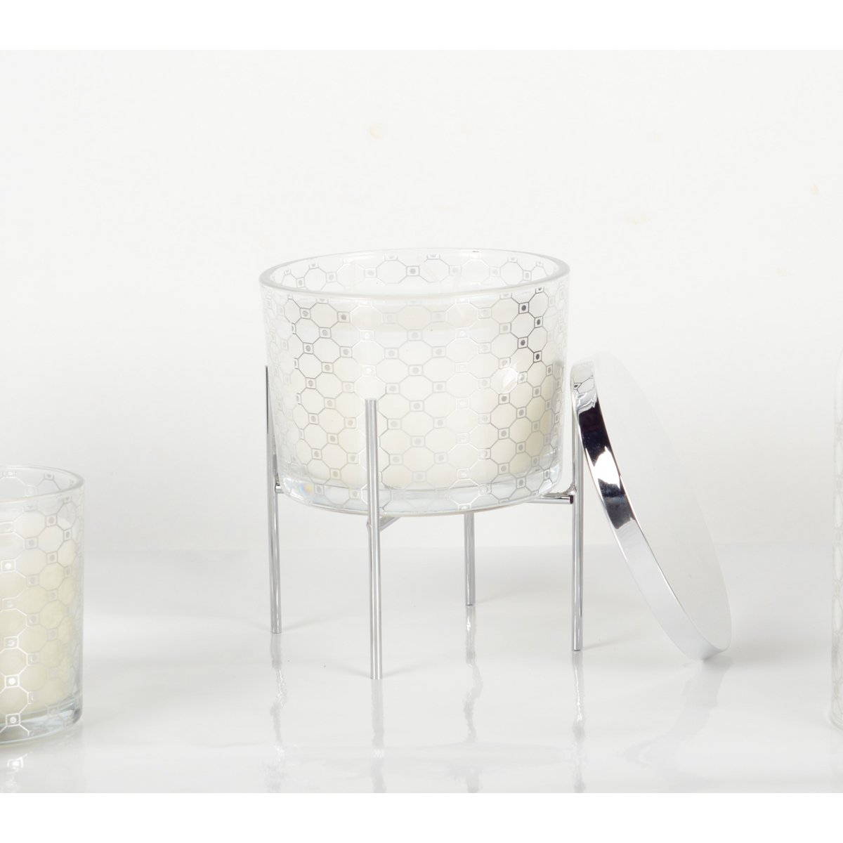 Parfumkaars patchouli met zilveren kandelaar 11.5x11.5x13.3 cm