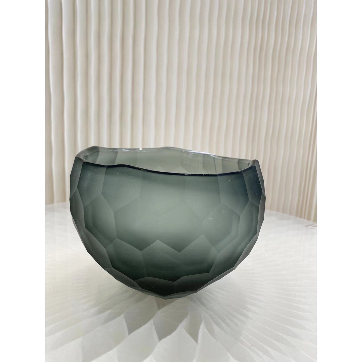 Kom 15 cm grijs glas