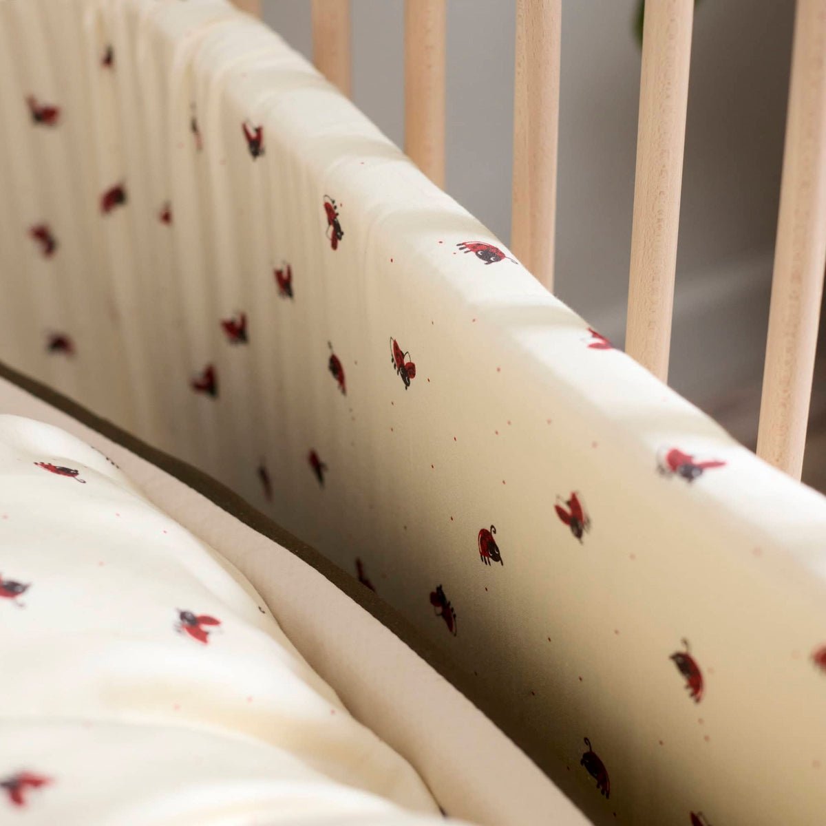Bedbumper 340 cm biologisch katoen Lucky print