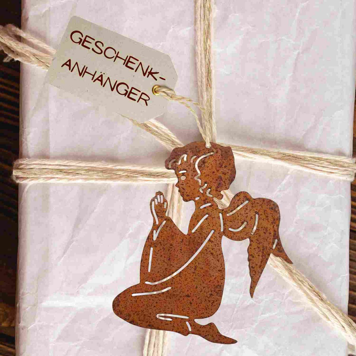 Beschermengel metaal roestkleur 15x12 cm