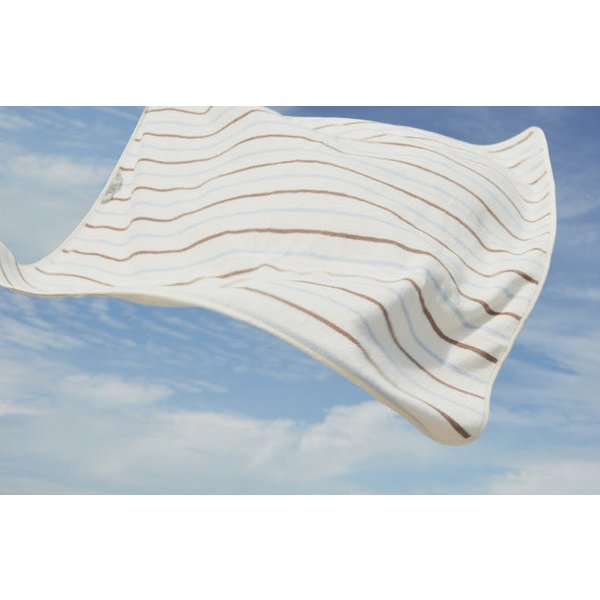Raita hooded towel