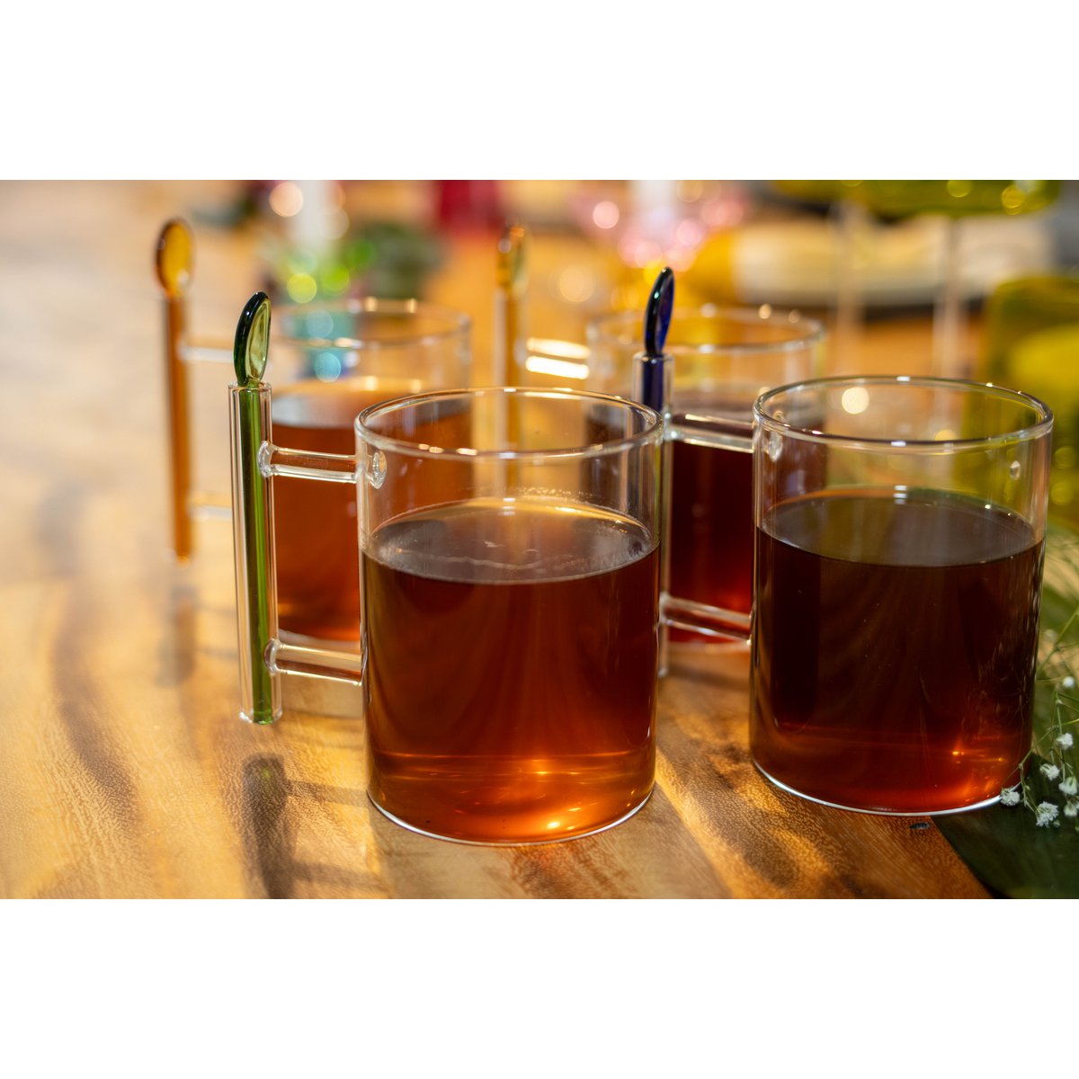 Theekopjes glas 400ml 4 stuks met gekleurde lepels