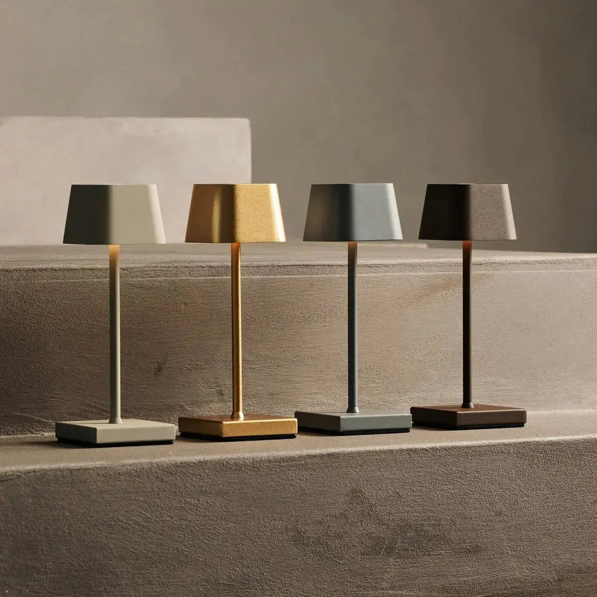 Tafellampen set 8x Sarphati Mini Shadow Grey met laadstation