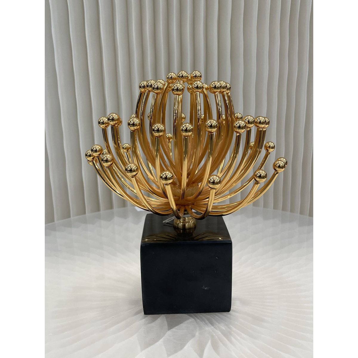 Bloemdecoratie metaal goud zwart 26x23 cm