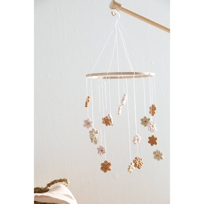 Babymobiel gehaakt bloemen beige babyroze crème 21 cm