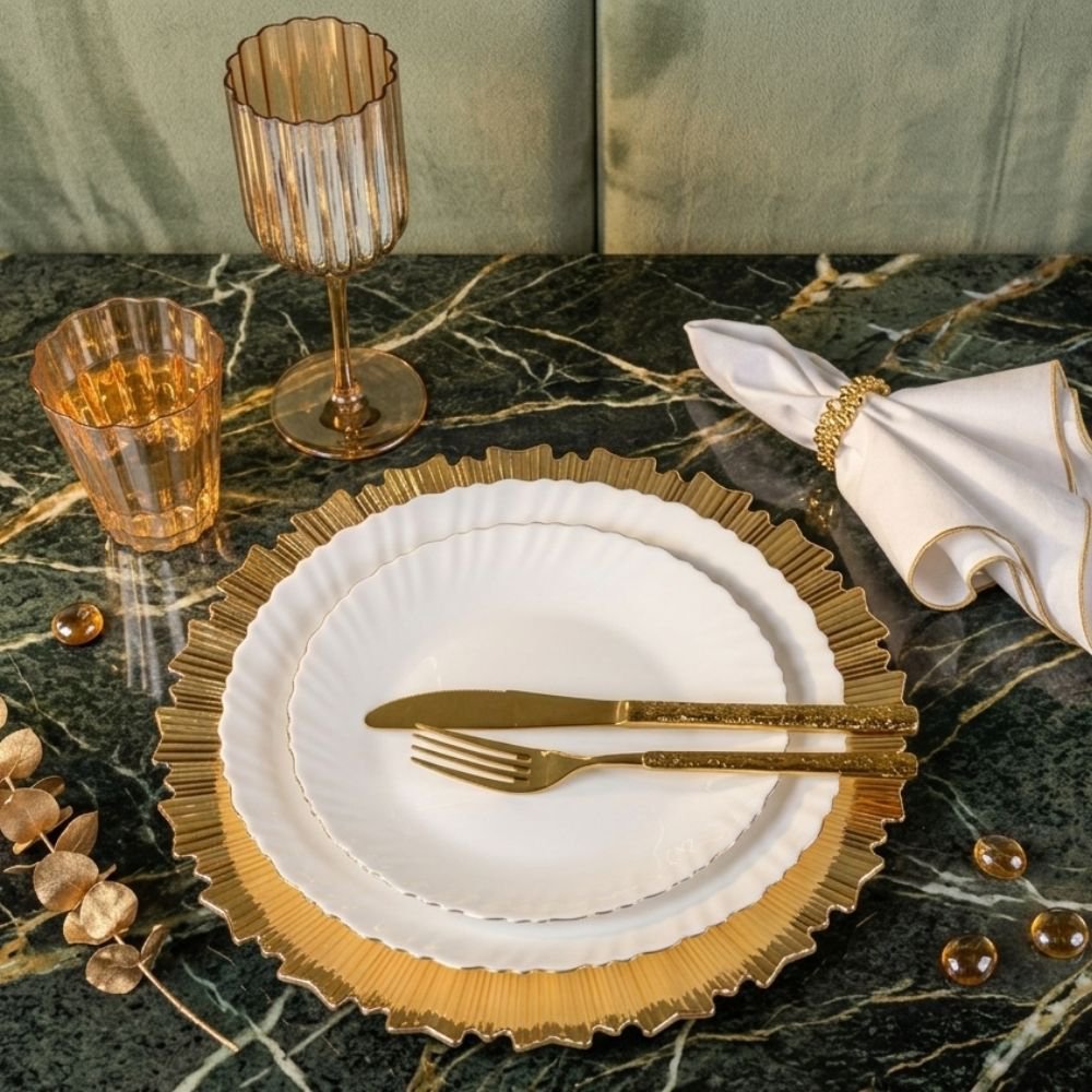 Platte dessertbord 27x27 cm wit met gouden rand