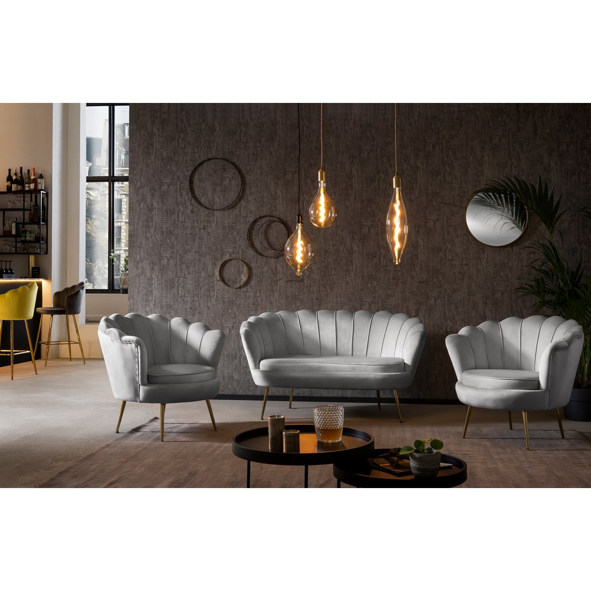 Zitbank lichtgrijs fluweel goudkleurig frame 136x78x77 cm