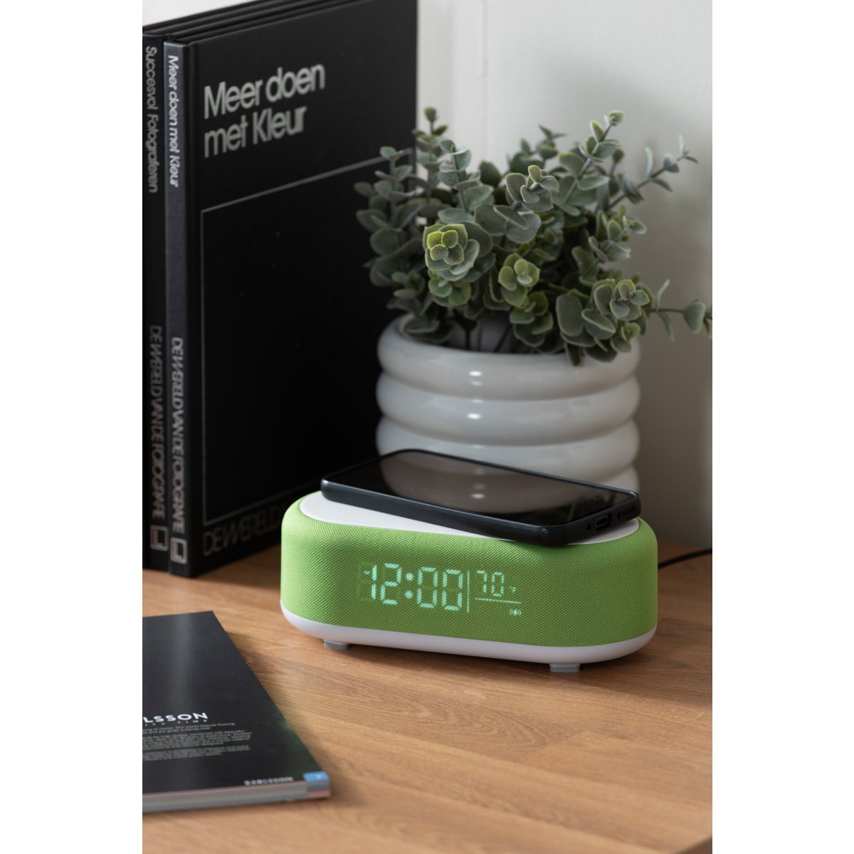 Wekker met draadloze telefoonoplader en Bluetooth