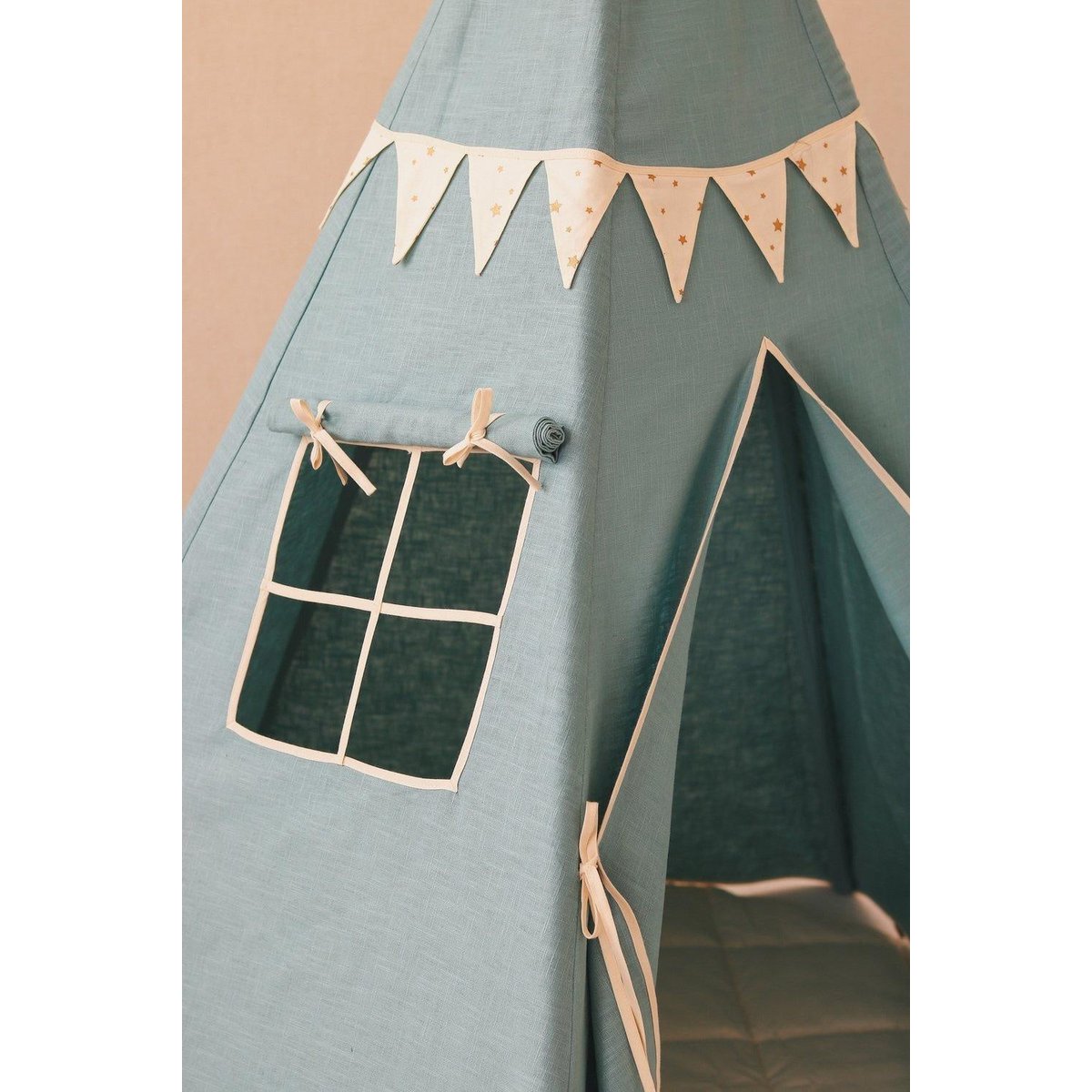 Gold Star Tipi Met Guirlande En Mattenset Voor Kinderen