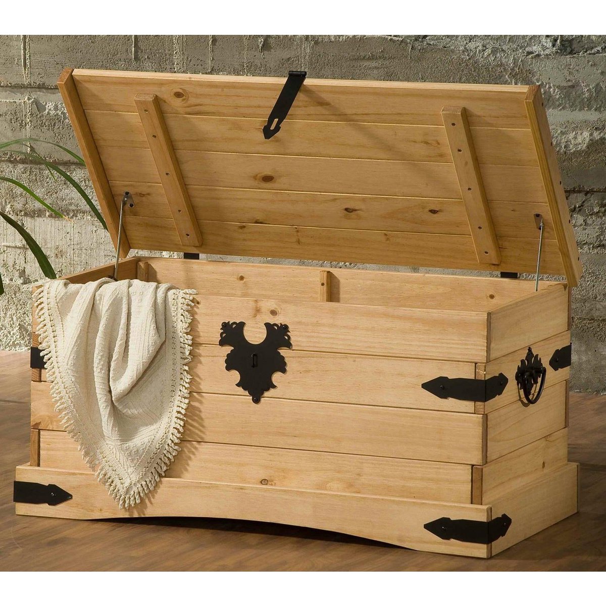 Massief kiefer meubel honigkleur gewaxt