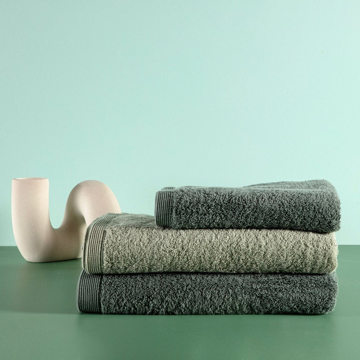 Como Shower Towel 70 x 140 cm - Olive Green