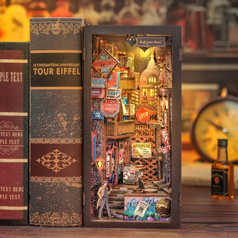 Booknook The Long Goodbye 18x11x23cm berkenhout