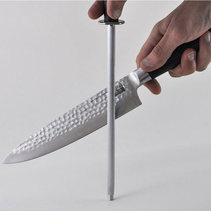 De Pakka Asian Set Deluxe Edition (C): 3 messen (schilmesje + santoku + hakmes) + 3 accessoires (magnetische bamboe meshouder + aanzetstaal + slijpset met korrel 180/800)