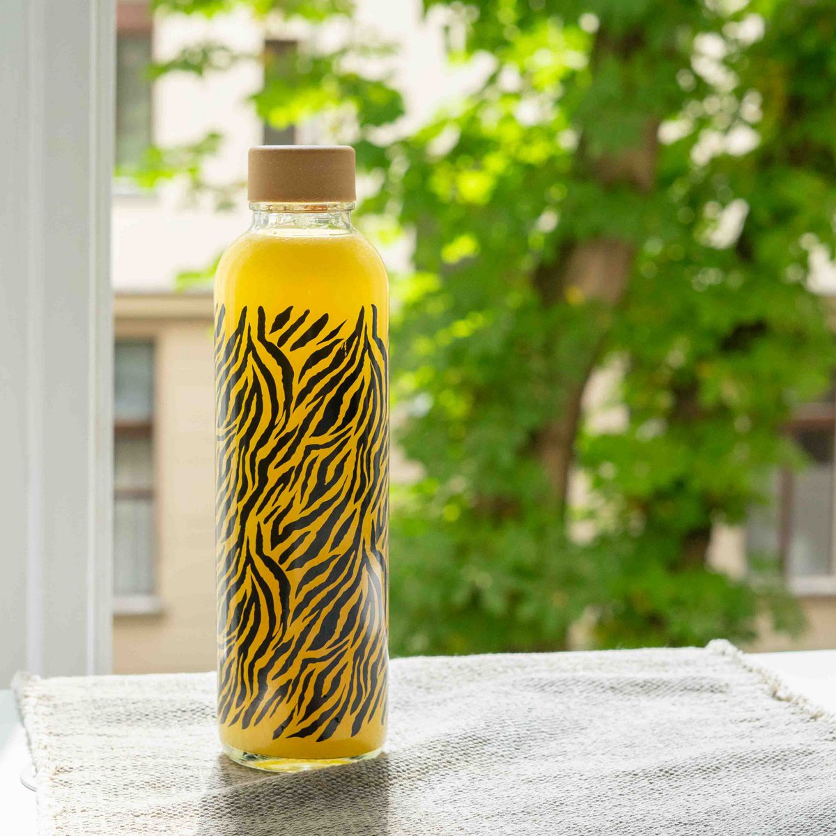 STREPEN VAN DE NATUUR Glazen fles van 0,7 l
