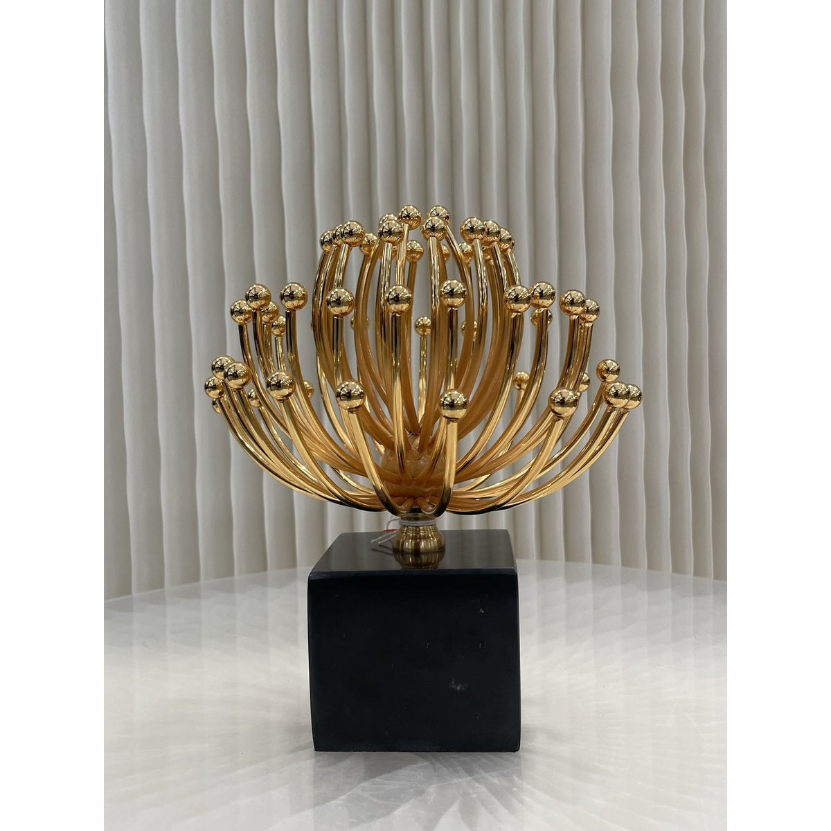 Bloemdecoratie metaal goud zwart 26x23 cm