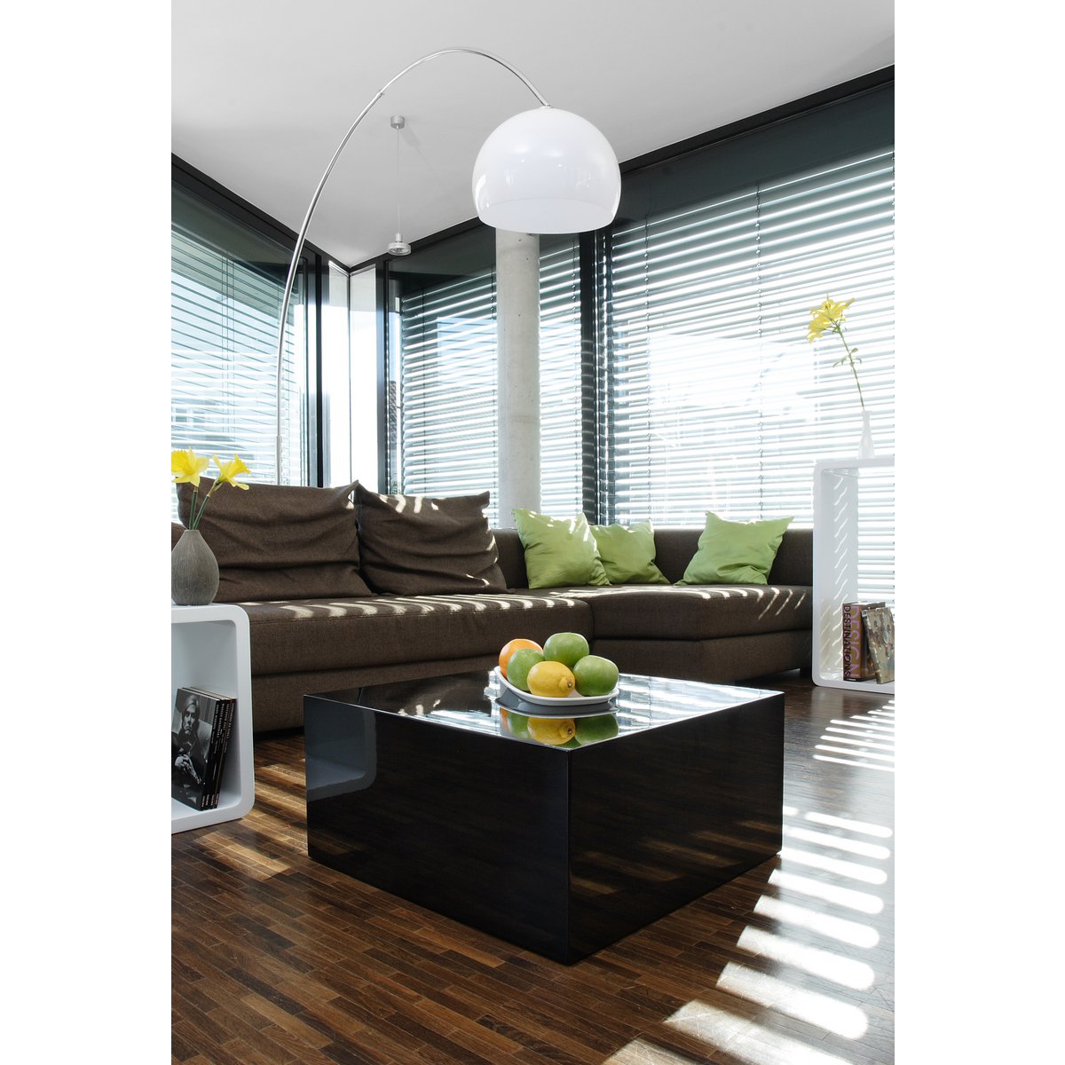 Salontafel 60x60x30 cm hoogglans zwart MDF