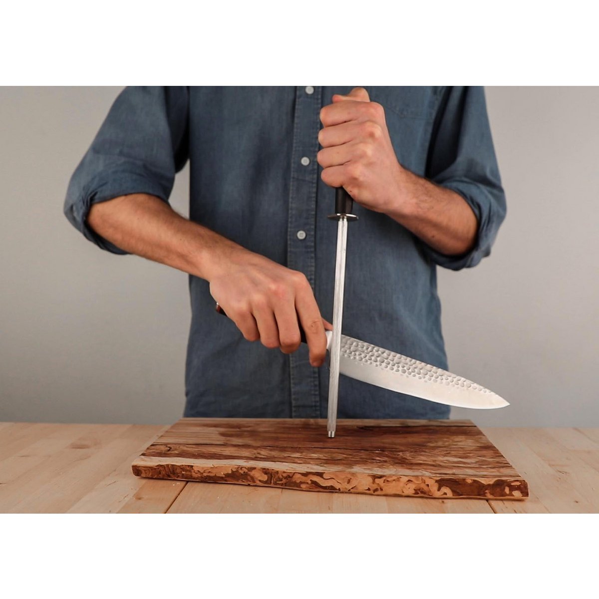 De Asian Set Deluxe Edition (B): 3 messen (schilmesje + santoku + hakmes) + 3 accessoires (bamboesnijplank + aanzetstaal + slijpset korrel 180/800)