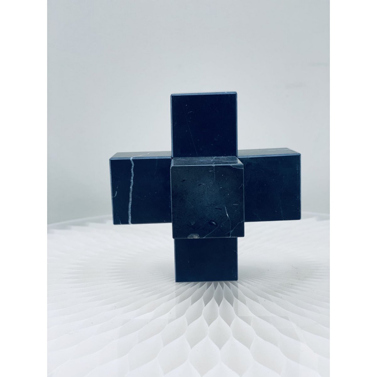 Marmeren kruis 15x15x15 cm zwart