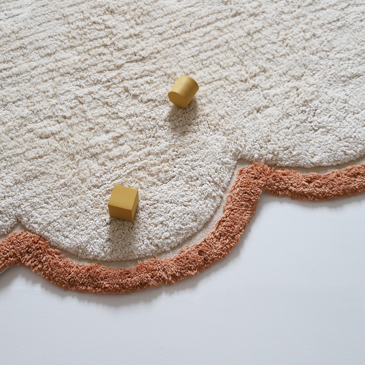 Kinderkamer tapijt wolk Little Nimbus Toffee 100% katoen