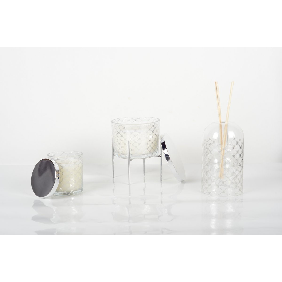 Parfumkaars patchouli met zilveren kandelaar 11.5x11.5x13.3 cm