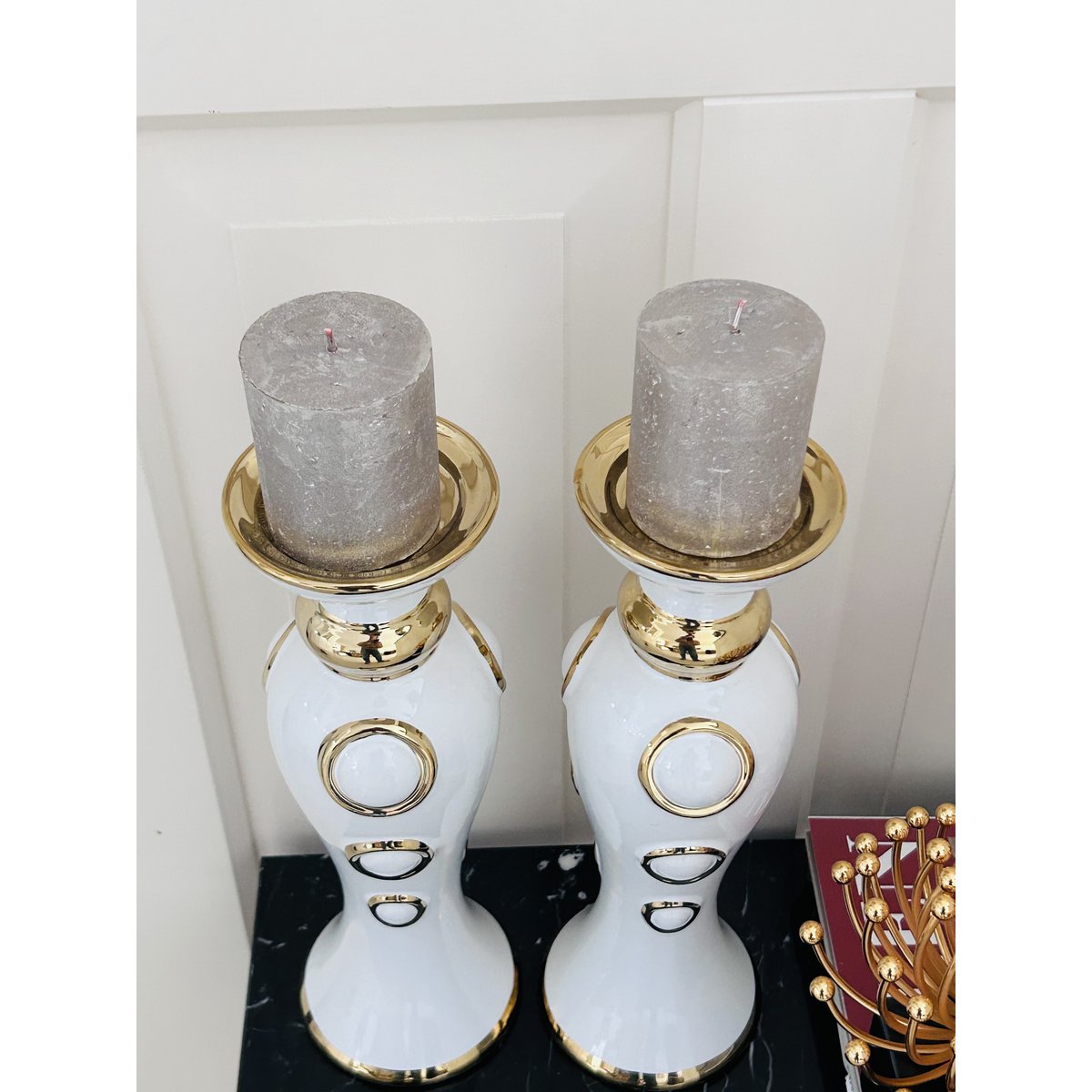 Set Van 2 Cirkelkaarshouders Wit En Goud H34 Cm B11 Cm