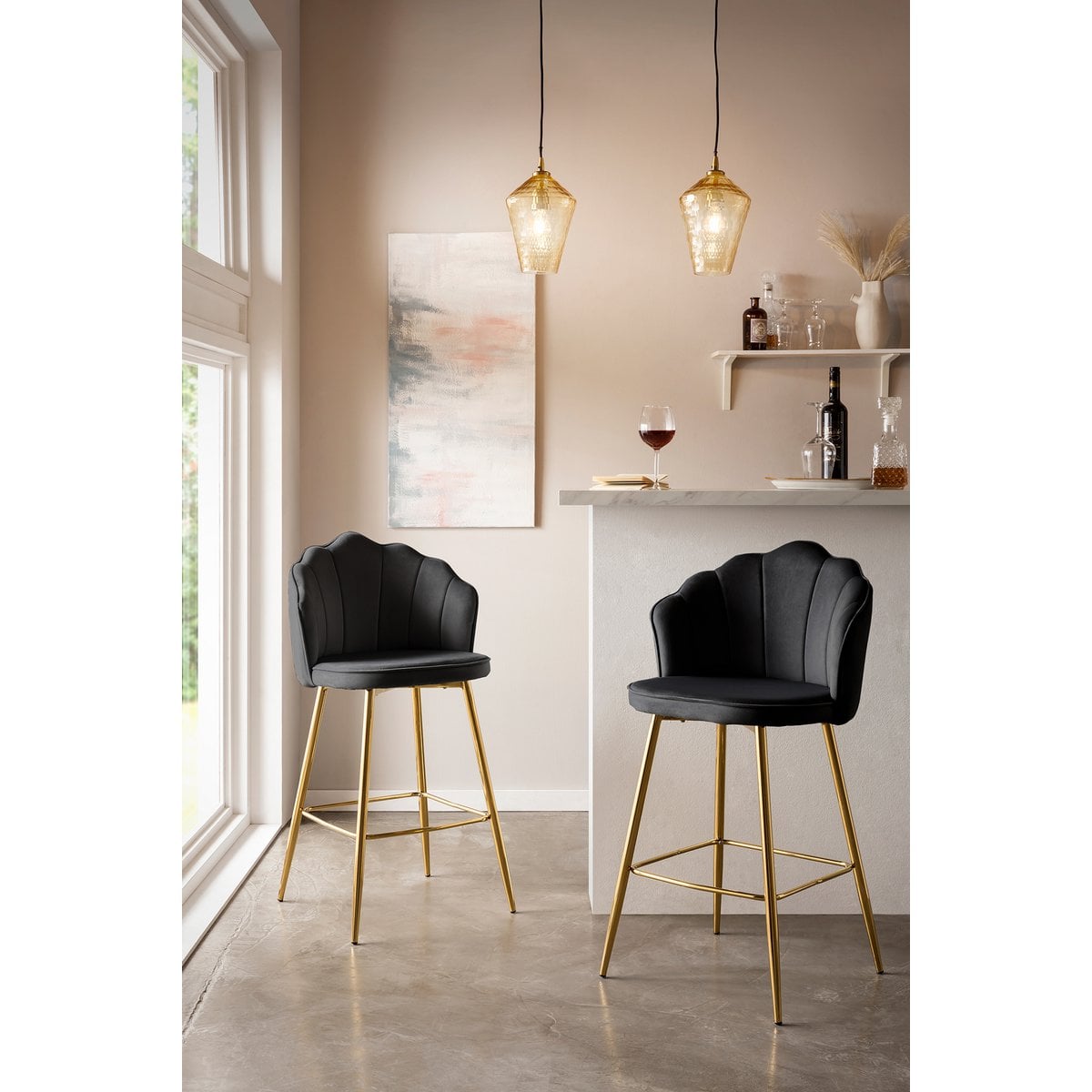 Set of 2 bar stools with shell design in black velvet